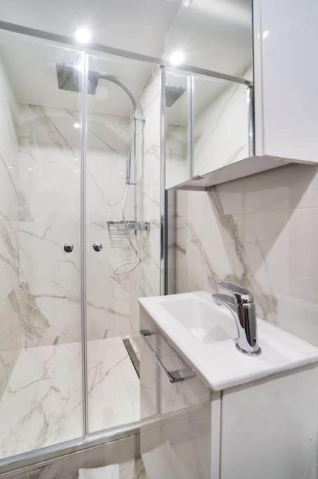 Superbe Maisonnette Neuve Au Coeur De Paris Extérieur photo